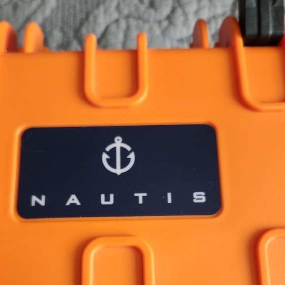 Nautis Dive Watch With Two Bands - Picture 2 of 2